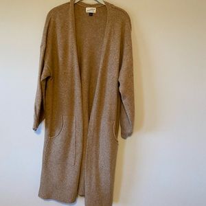 Beautiful long women’s cardigan from Universal thread.